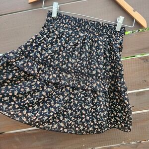 Paper Crane Floral Ruffle Mini Skirt‎ Black Orange XS/Small Elastic Waist